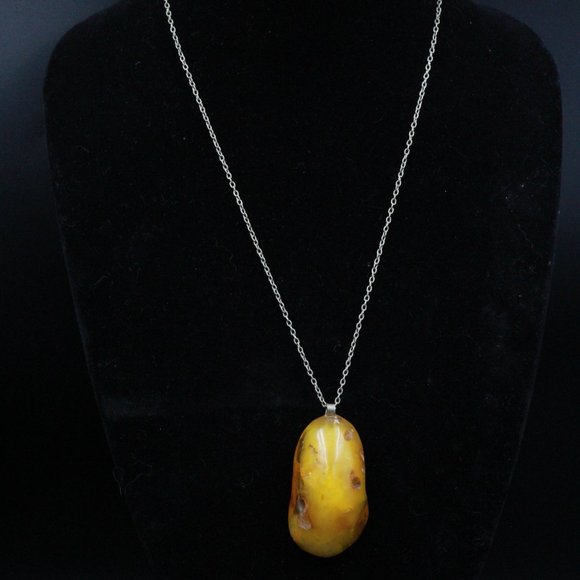 VINTAGE EXTRA LARGE AMBER EGG YOLK PENDANT SILVER 800 NECKLACE - Picture 4 of 11
